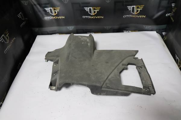 FORD CUSTOM 310 L 155 PS ÇIKMA PARÇA  SOL GÖĞÜS PLASTİĞİ (2)